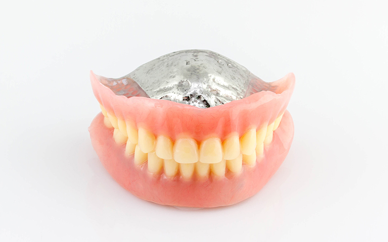 歴史と安定性がある入れ歯